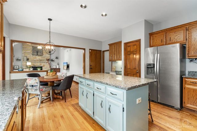 1309 Hawkins Court, St. Charles, IL 60174