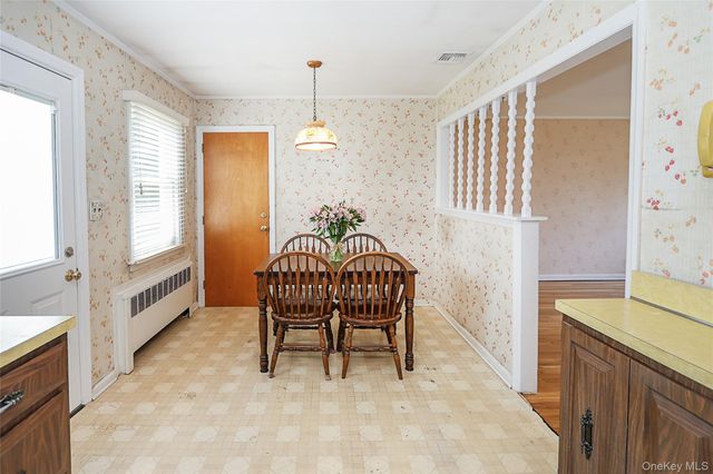 821 10th Street, West Babylon, NY 11704