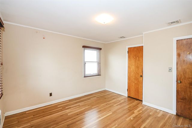 821 10th Street, West Babylon, NY 11704