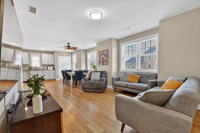 7 Gorham St 57, Chelmsford, MA 01824