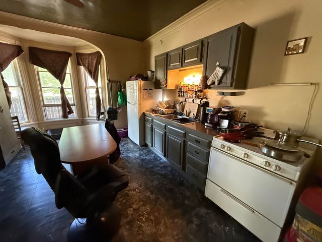 320 E 8th, Michigan City, IN 46360