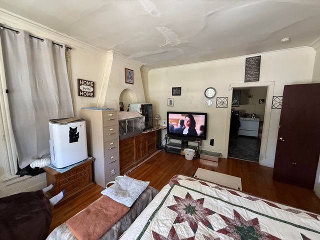 320 E 8th, Michigan City, IN 46360