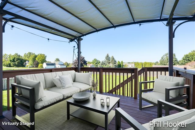 2125 Orchard Ridge Drive, Grand Rapids, MI 49534