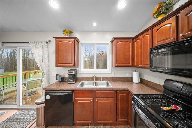 2194 Winston View Drive NE, Cedar Springs, MI 49319