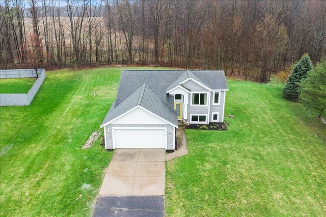 2194 Winston View Drive NE, Cedar Springs, MI 49319