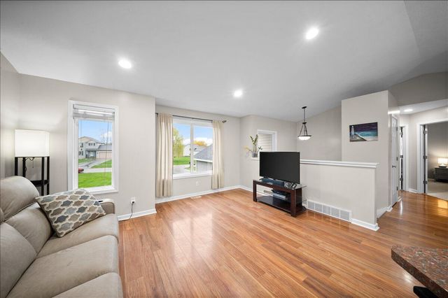 2194 Winston View Drive NE, Cedar Springs, MI 49319