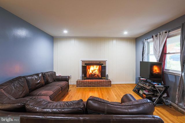 416 NOTTINGHAM RD, Baltimore, MD 21229