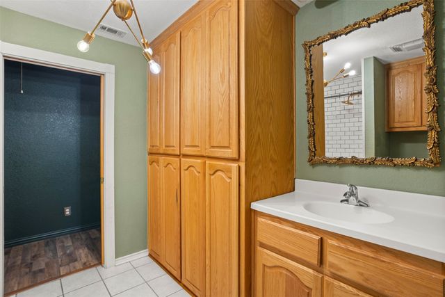 8412 County Road 4084, Scurry, TX 75158