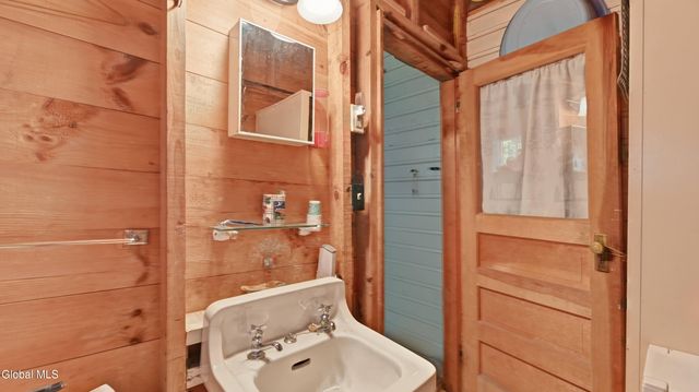 212 S Shore Rd W Caroga, Caroga, NY 12032