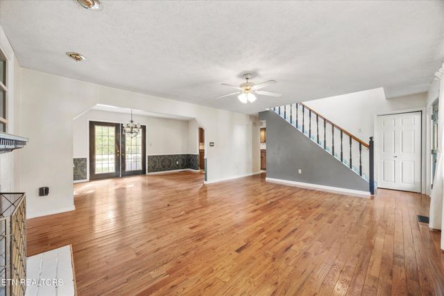 524 Emerald Ave, Kodak, TN 37764