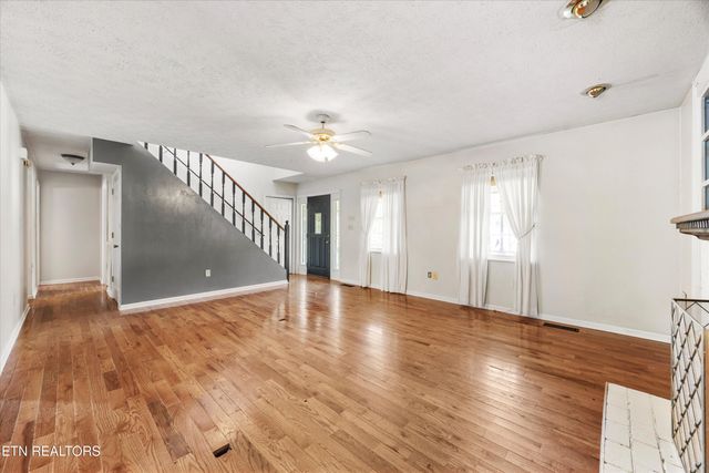 524 Emerald Ave, Kodak, TN 37764