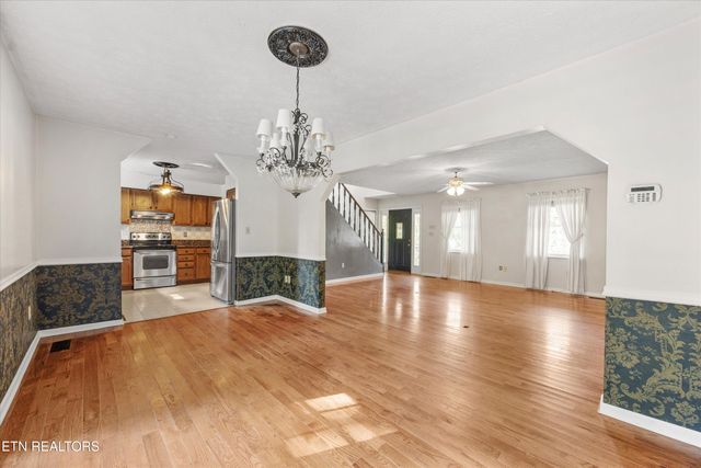 524 Emerald Ave, Kodak, TN 37764