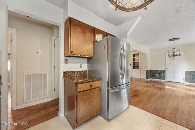 524 Emerald Ave, Kodak, TN 37764