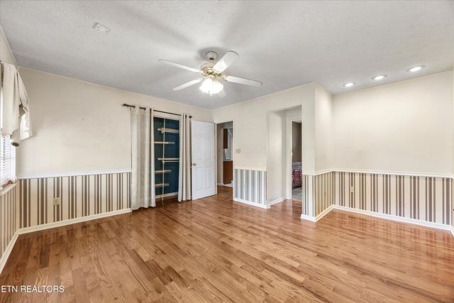524 Emerald Ave, Kodak, TN 37764