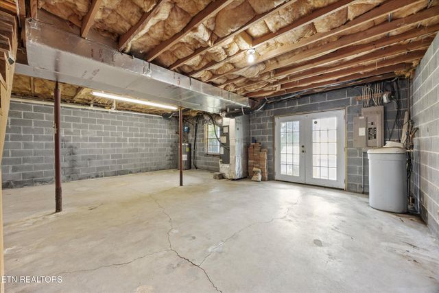 524 Emerald Ave, Kodak, TN 37764