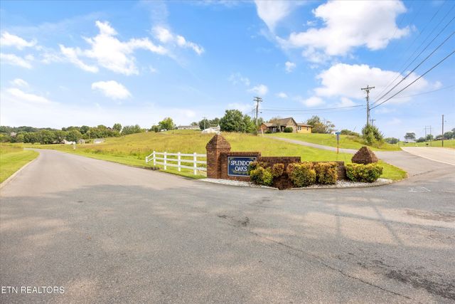 524 Emerald Ave, Kodak, TN 37764