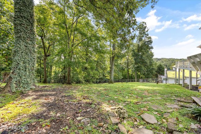 524 Emerald Ave, Kodak, TN 37764