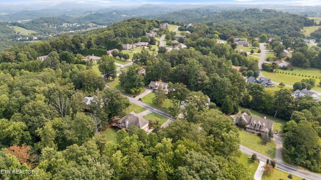 524 Emerald Ave, Kodak, TN 37764
