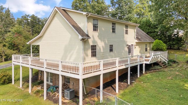 524 Emerald Ave, Kodak, TN 37764