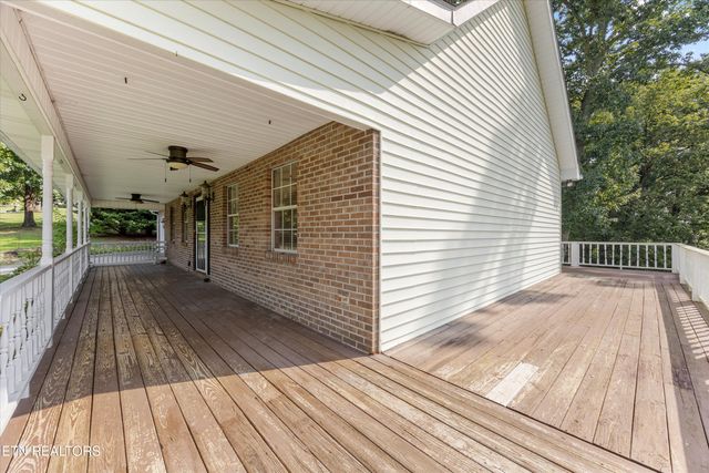 524 Emerald Ave, Kodak, TN 37764