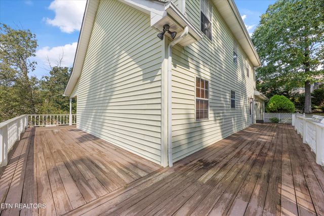 524 Emerald Ave, Kodak, TN 37764