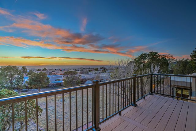 906 Tramway Lane NE, Albuquerque, NM 87122