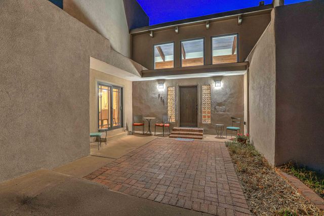 906 Tramway Lane NE, Albuquerque, NM 87122