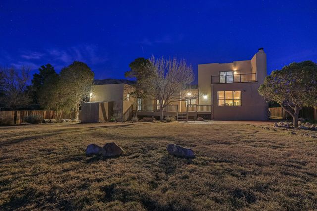 906 Tramway Lane NE, Albuquerque, NM 87122