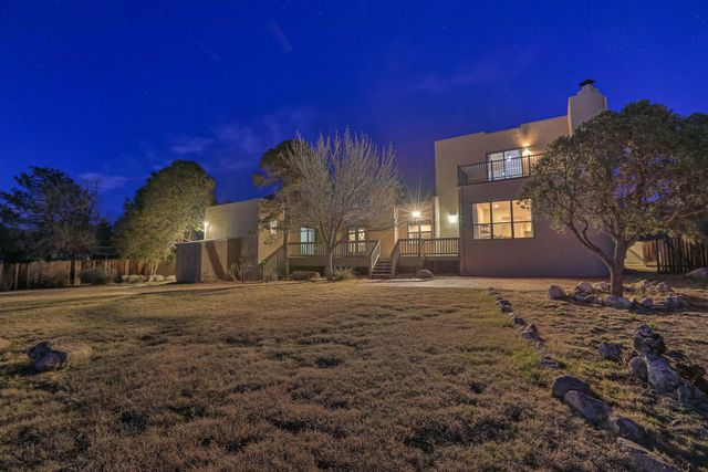 906 Tramway Lane NE, Albuquerque, NM 87122