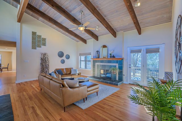 906 Tramway Lane NE, Albuquerque, NM 87122