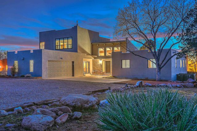 906 Tramway Lane NE, Albuquerque, NM 87122