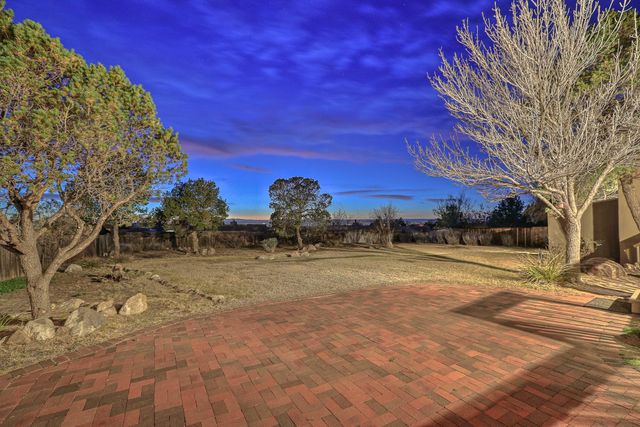 906 Tramway Lane NE, Albuquerque, NM 87122