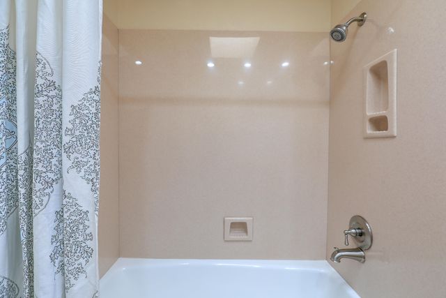 906 Tramway Lane NE, Albuquerque, NM 87122