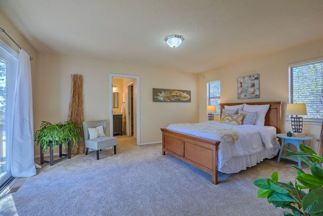 906 Tramway Lane NE, Albuquerque, NM 87122