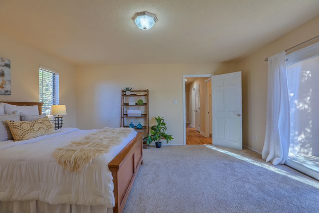 906 Tramway Lane NE, Albuquerque, NM 87122