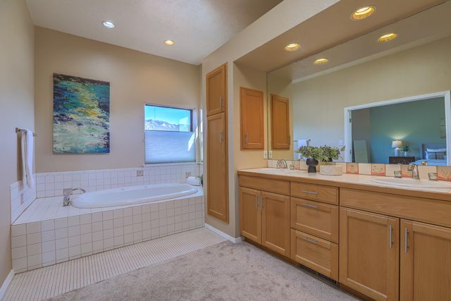 906 Tramway Lane NE, Albuquerque, NM 87122