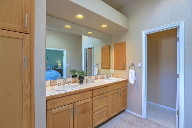 906 Tramway Lane NE, Albuquerque, NM 87122