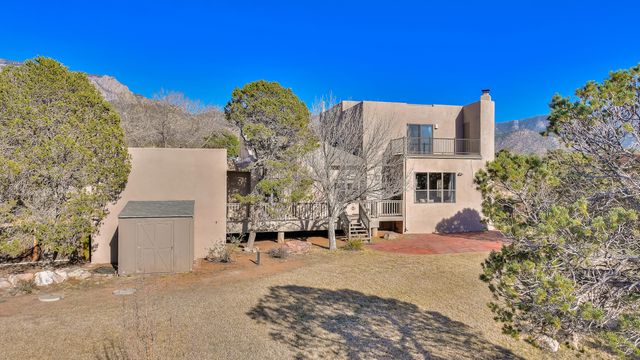 906 Tramway Lane NE, Albuquerque, NM 87122