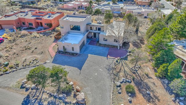 906 Tramway Lane NE, Albuquerque, NM 87122