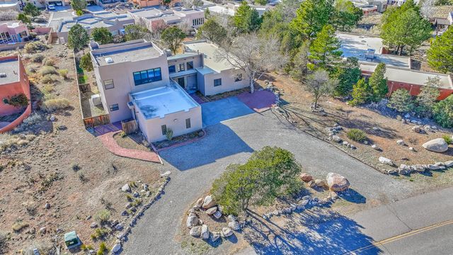 906 Tramway Lane NE, Albuquerque, NM 87122