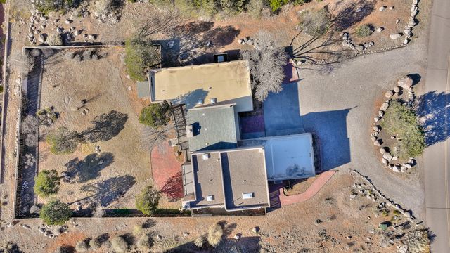 906 Tramway Lane NE, Albuquerque, NM 87122