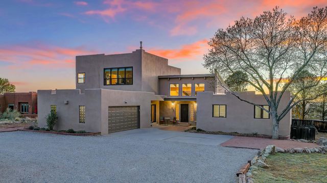 906 Tramway Lane NE, Albuquerque, NM 87122