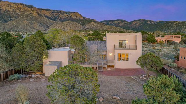 906 Tramway Lane NE, Albuquerque, NM 87122