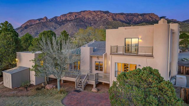 906 Tramway Lane NE, Albuquerque, NM 87122