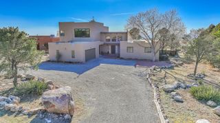 906 Tramway Lane NE, Albuquerque, NM 87122