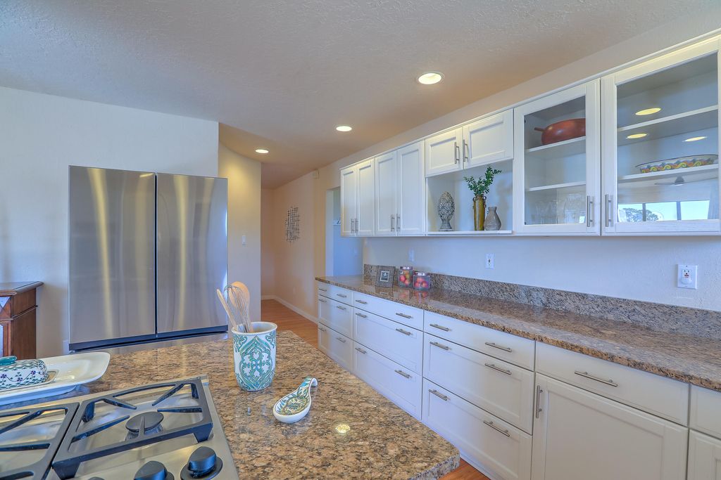 Image 25 of property listing at 906 Tramway Lane NE, Albuquerque, NM 87122