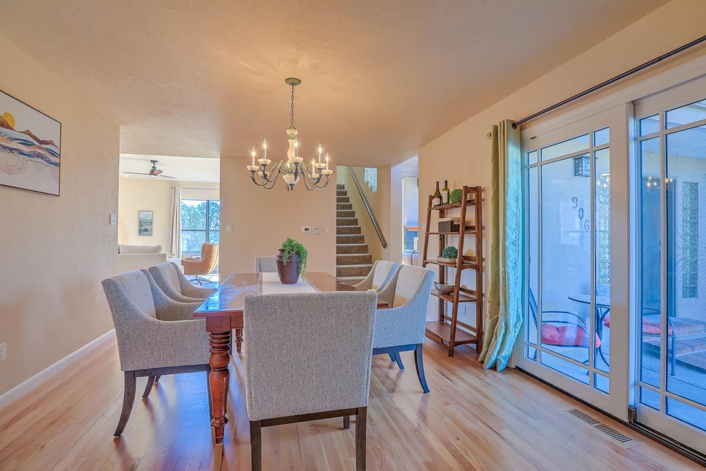 Image 28 of property listing at 906 Tramway Lane NE, Albuquerque, NM 87122
