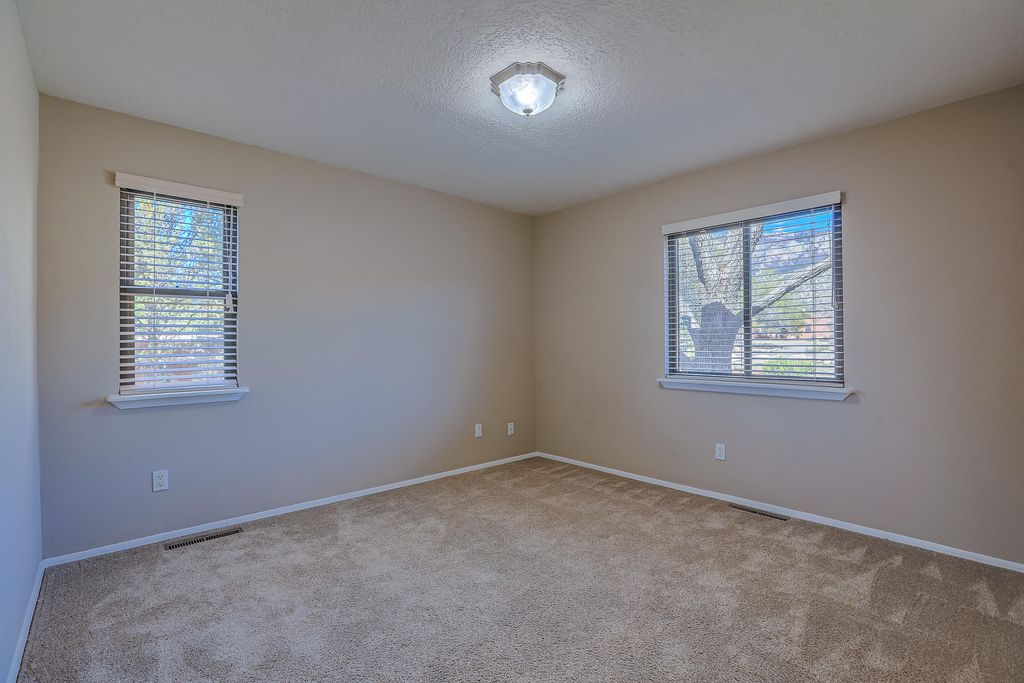 Image 34 of property listing at 906 Tramway Lane NE, Albuquerque, NM 87122