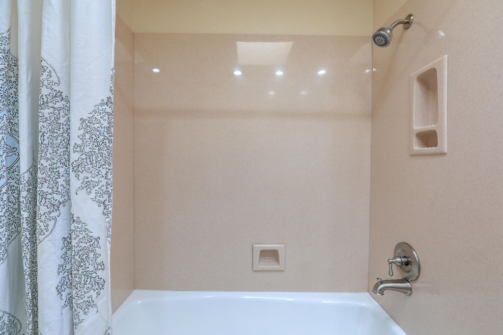 Image 38 of property listing at 906 Tramway Lane NE, Albuquerque, NM 87122