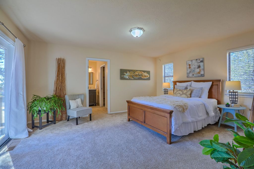 Image 40 of property listing at 906 Tramway Lane NE, Albuquerque, NM 87122